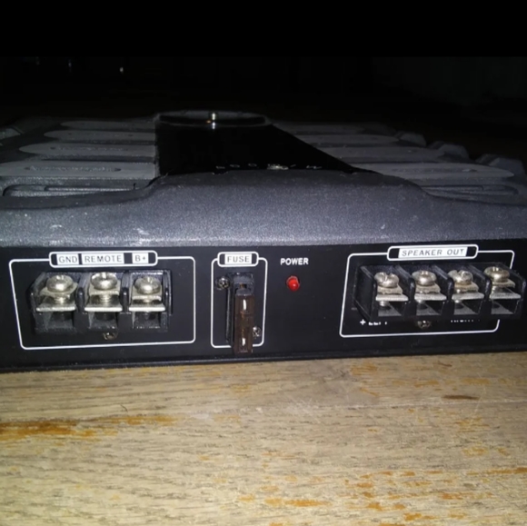 Car Amp - Picture 3 of 3
